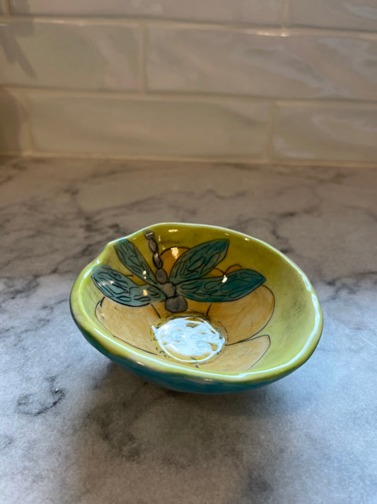 Pottery bowl, dragonfly